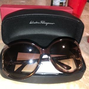 NWT in box Salvatore ferragamo sunglasses!